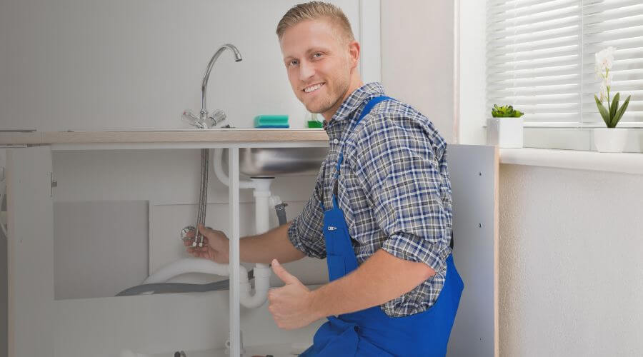 Expert burst pipe repair services in Knoxville, IL